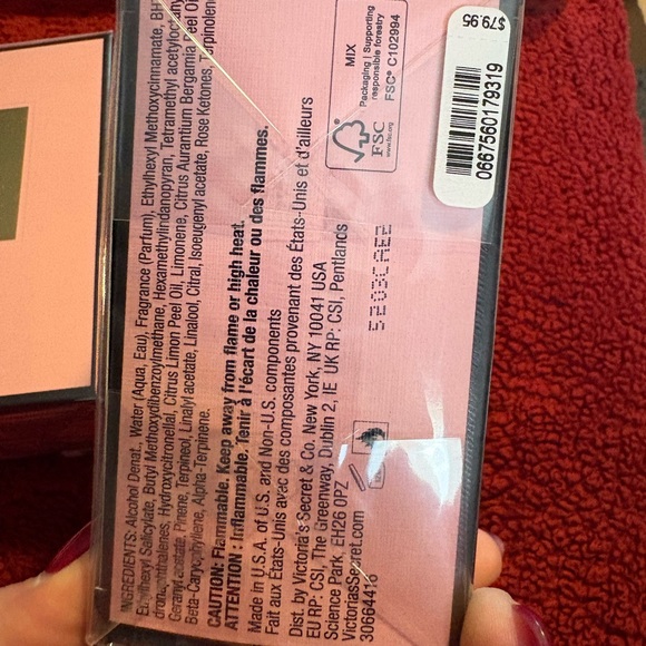 Victoria's Secret Bombshell Eau de Parfum - Pink 3.4oz large bottle - Picture 2 of 4